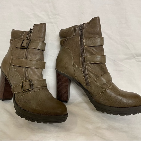Guess GGadget Moto Platform Bootie, 11, Taupe, New Never Worn. Edgy, Classy Boot - Picture 2 of 14